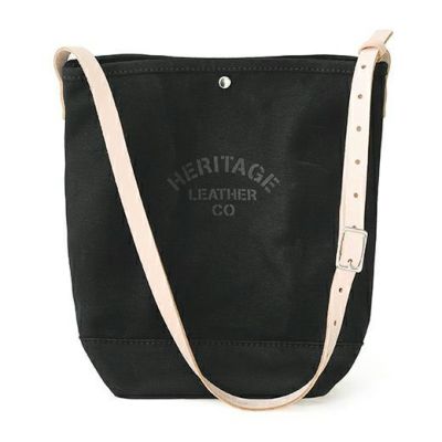 【美品】kith bag ショルダーバッグ レザー BIO LEATHER クレセントバッグ・ショルダーバッグ【アップル