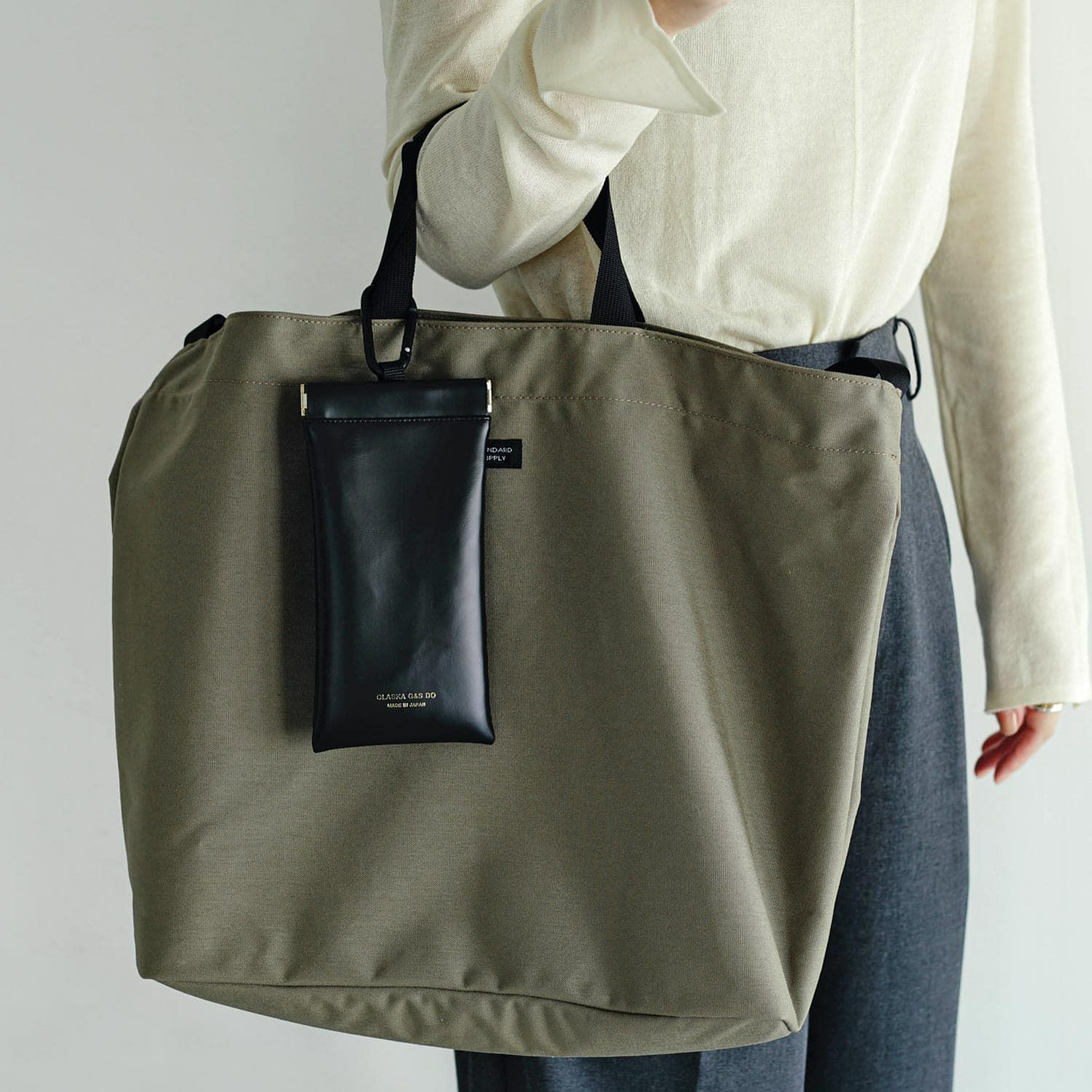 新品保管品✨ HIGH CLASS ハイクラス バッグ ゴールドネイビー 40 CLASKA Gallery & Shop 