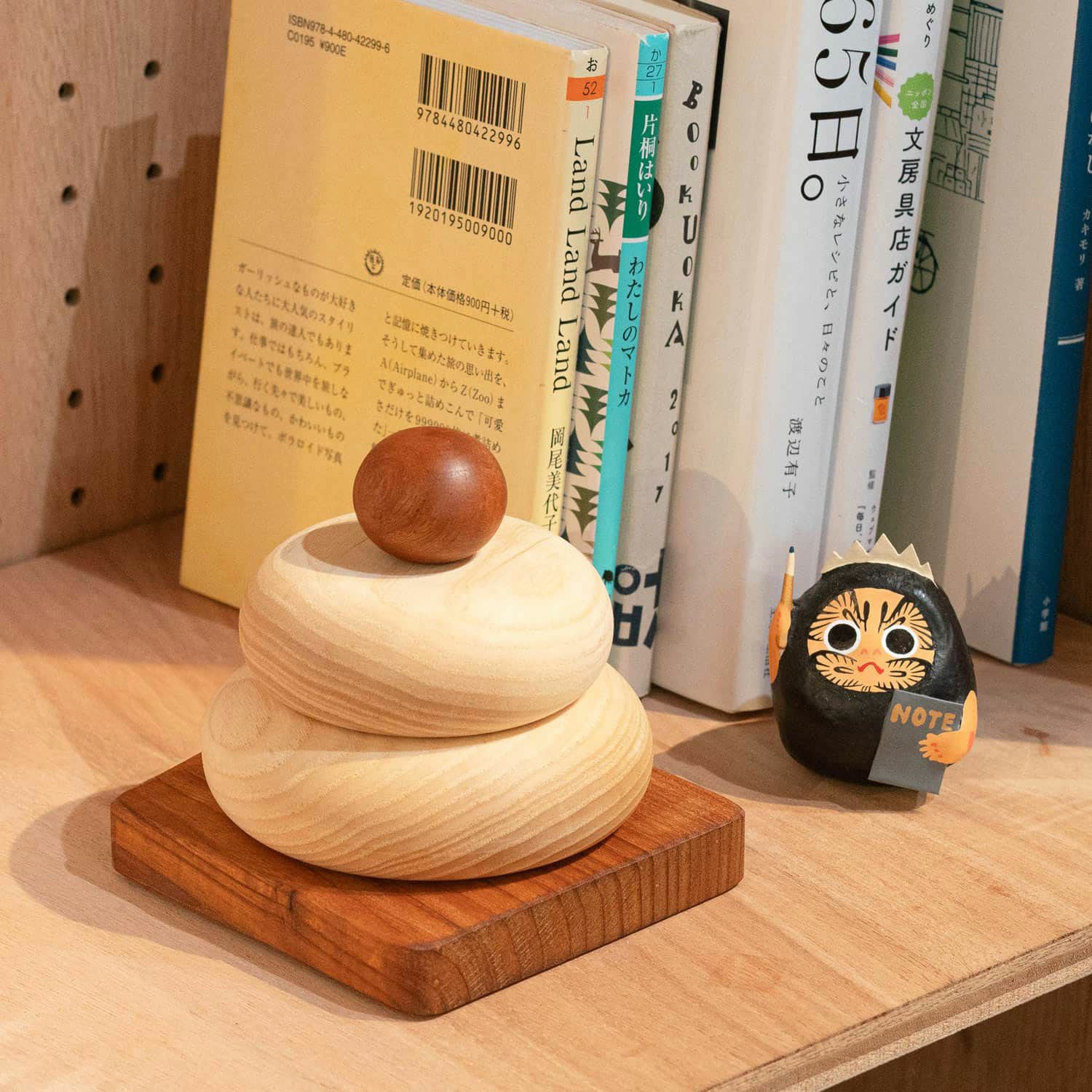 kochi コチ | Wooden Kagamimochi 木製カガミモチ （鏡餅） | HIGHTIDE