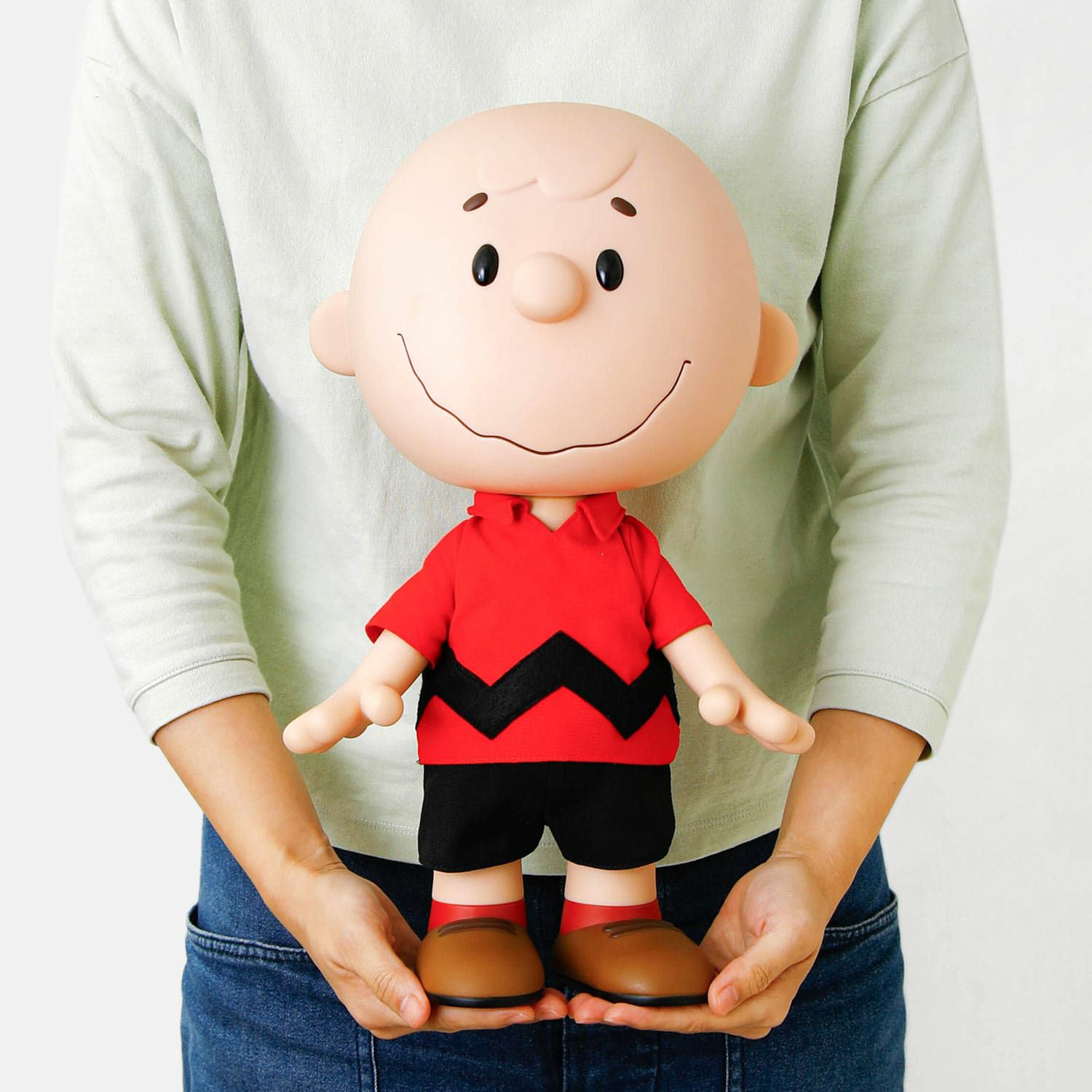 送料無料」SUPER7 PEANUTS チャーリーブラウン 赤シャツ