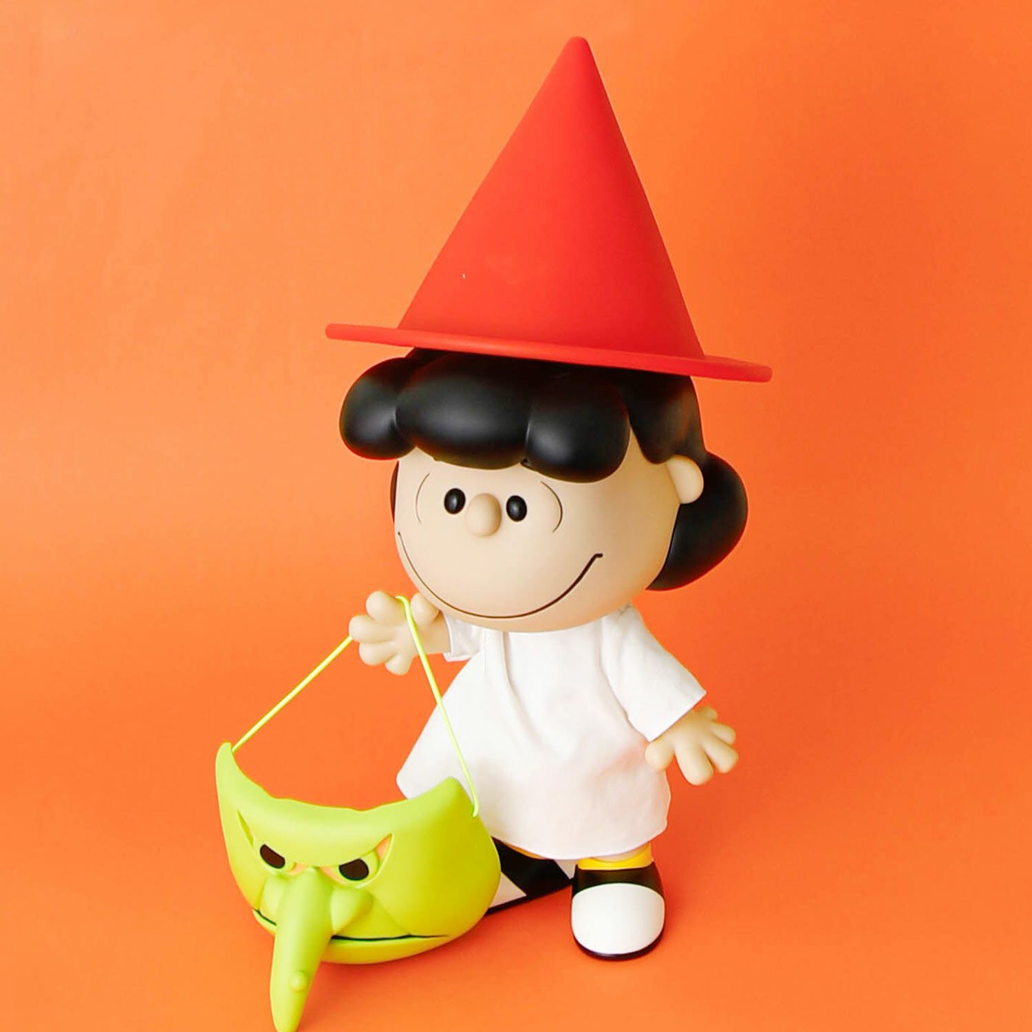 スヌーピー、チャーリーブラウン、ルーシー、ピッグペンのハロウィンフィギュアセット ハッピーセット スヌーピー チャーリーブラウン ルーシー