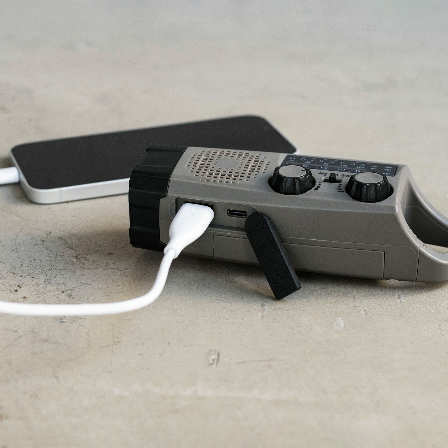 RELAX リラックス | EMERGENCY CARABINER RADIO エマージェンシー