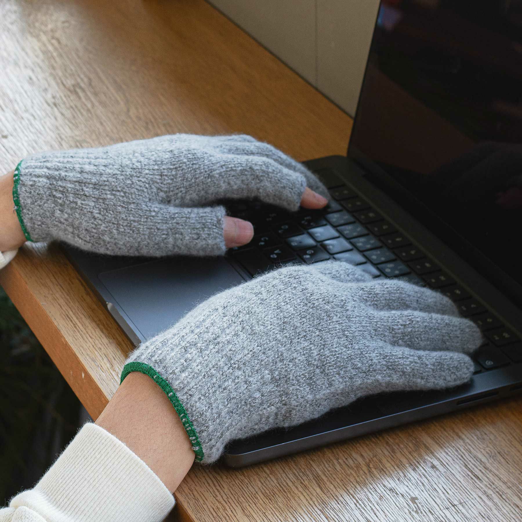 TEMBEA テンベア | 2FINGERLESS GUNTE 2フィンガーレス グンテ